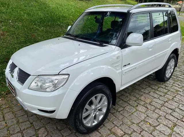 Carro Mitsubishi Pajero TR4 2012 2.0 16V 4X4 (Flex)