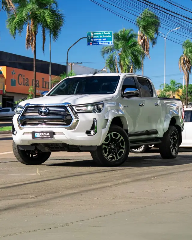Carro Toyota Hilux Cabine Dupla 2024 SRX Plus 4x4 2.8 Diesel