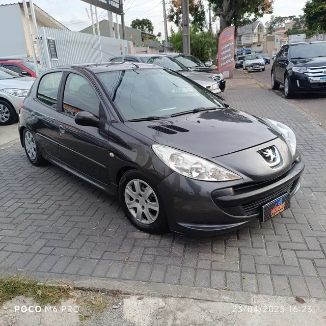 Carro Peugeot 207 2011 Hatch XR 1.4 8V (flex) 2p