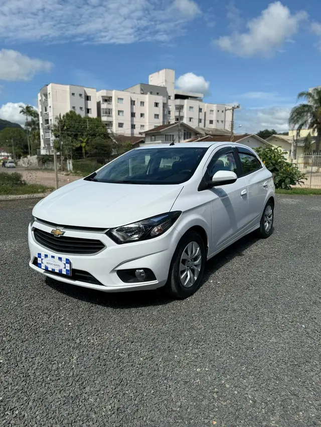 Carro Chevrolet Onix 2018 1.4 LT SPE/4 (Aut)