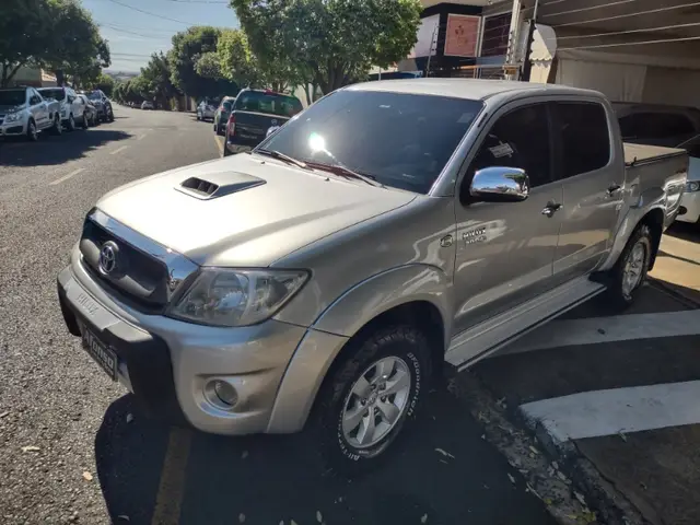 Carro Toyota Hilux Cabine Dupla 2011 Hilux SRV 4x4 3.0 (cab. dupla)