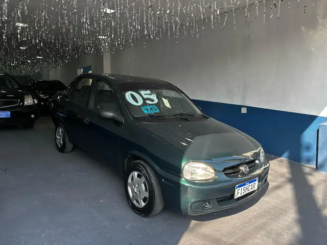 Carro Chevrolet Classic 2005 Corsa Sedan  Life 1.6