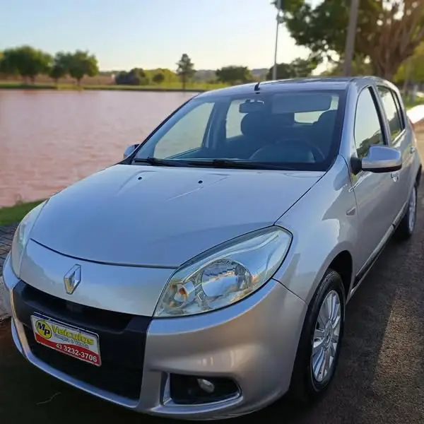 Carro Renault Sandero 2012 Authentique 1.0 16V (flex)