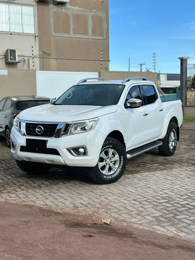Carro Nissan Frontier 2018 2.3 TD CD LE 4x4 (Aut)
