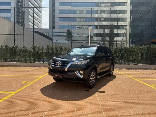 Carro Toyota SW4 2017 4.0 VVT-I SRX 7L 4x4 (Aut)