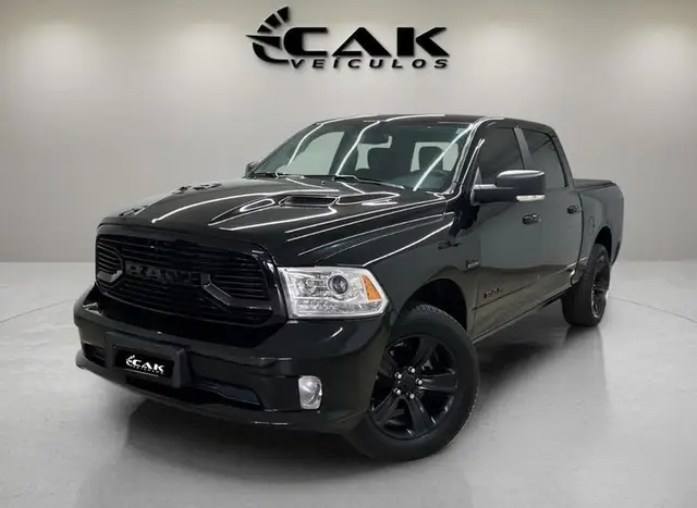 Carro RAM Classic 2022 Laramie Night Edition 5.7