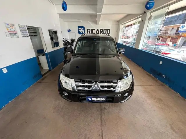 Carro Mitsubishi Pajero Full 2014 3.8 V6 5D HPE 4WD