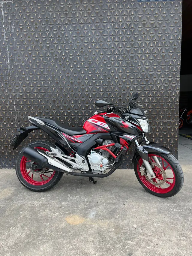 Carro Honda CB 250F Twister 2020 (CBS)