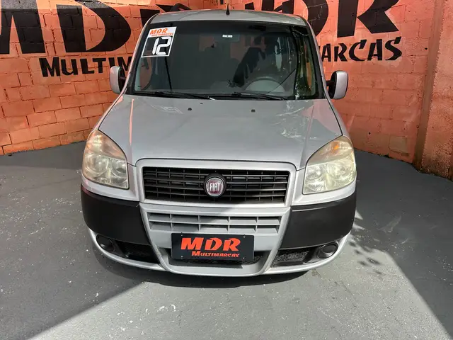 Carro Fiat Doblò 2012 Essence 1.8 16V (Flex)