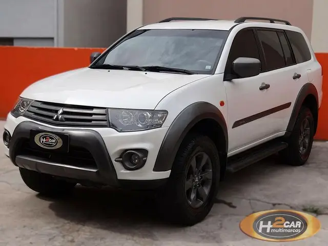 Carro Mitsubishi Pajero 2018 3.2 DI-D Outdoor 4WD (Aut)