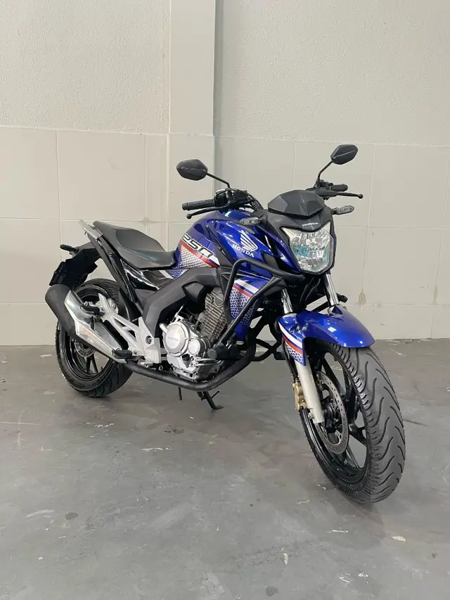 Carro Honda CB 250F Twister 2022 (CBS)