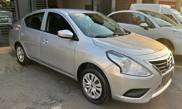 Carro Nissan Versa 2017 1.6 16V S FlexStart (Flex)