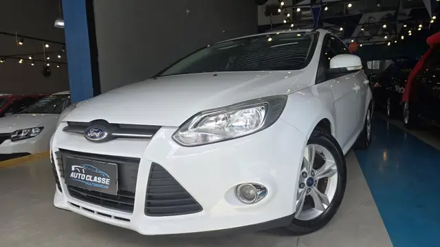 Carro Ford Focus Hatch 2014 SE 1.6 16V TiVCT PowerShift