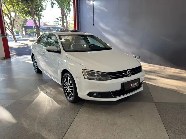 Carro Volkswagen Jetta 2013 2.0 TSI Highline DSG