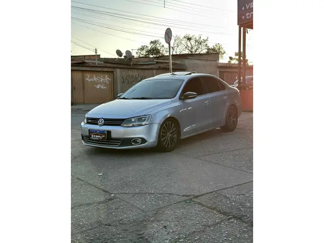 Carro Volkswagen Jetta 2013 2.0 TSI Highline DSG