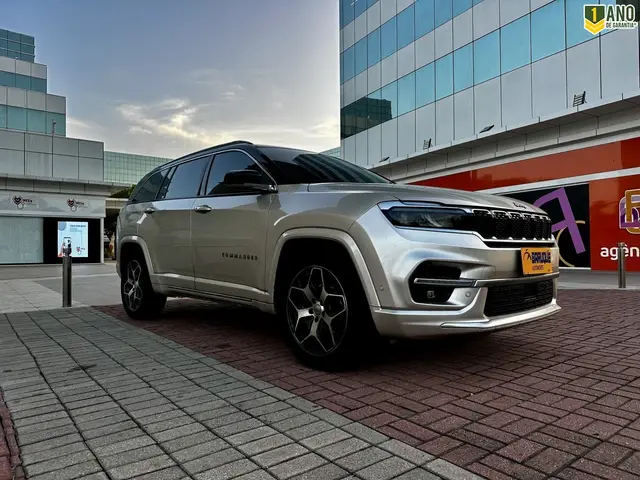 Carro Jeep Commander 2023 Overland 1.3 T270
