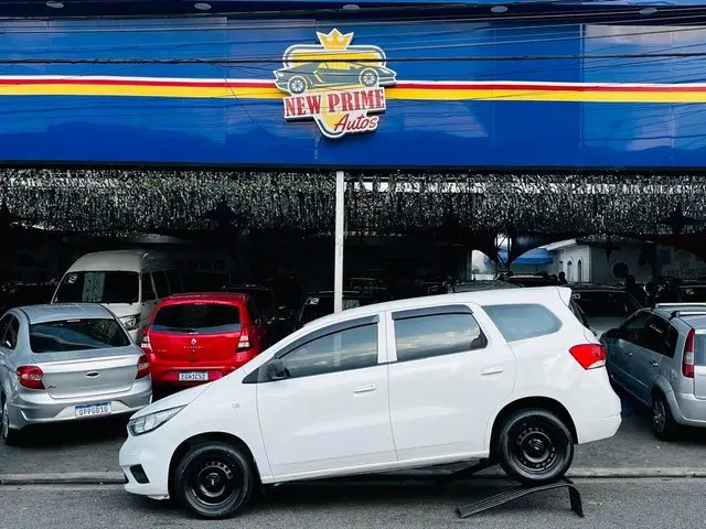 Carro Chevrolet Spin 2019 LS 1.8 5S (Flex)