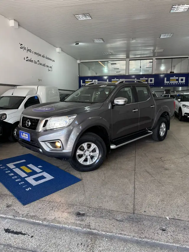 Carro Nissan Frontier 2017 2.3 TD CD LE 4x4 (Aut)