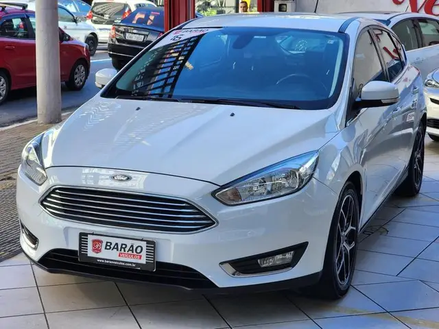 Carro Ford Focus Hatch 2016 Titanium 2.0 PowerShift