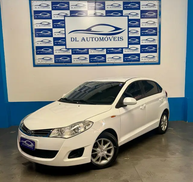 Carro CAOA Chery Celer 2015 Hatch 1.5 16V ACT (Flex)