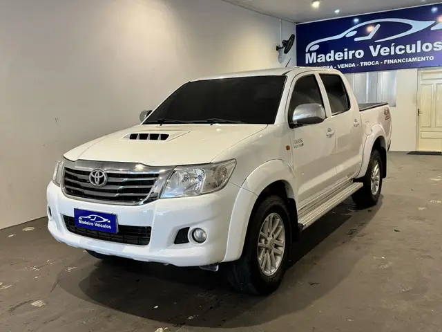 Carro Toyota Hilux Cabine Dupla 2015 Hilux 3.0 TDI 4x4 CD SR