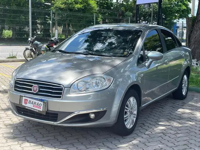 Carro Fiat Linea 2016 Essence 1.8 16V (Flex)
