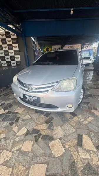 Carro Toyota Etios 2014 XS 1.5 (Flex)
