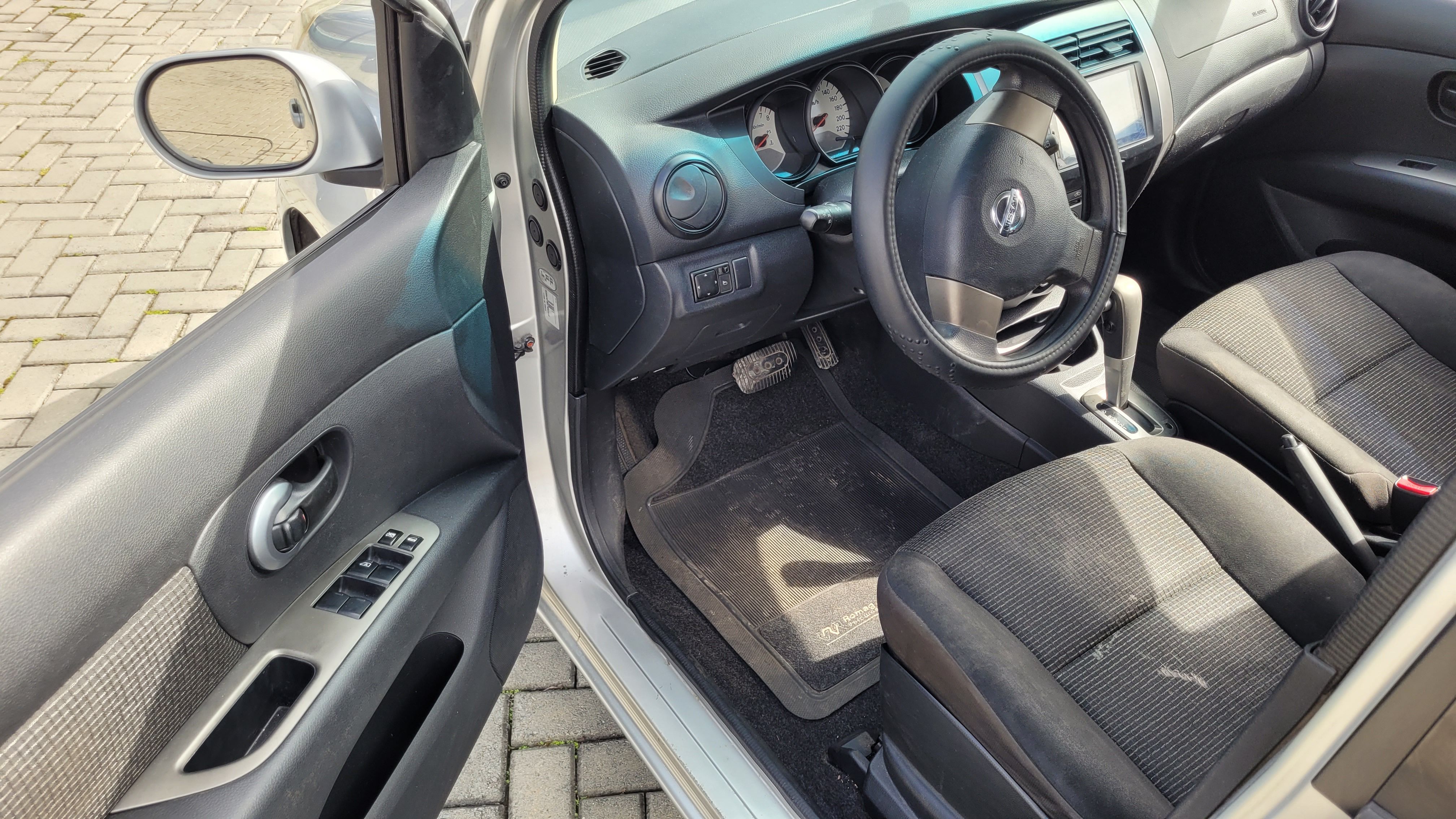 Nissan Livina