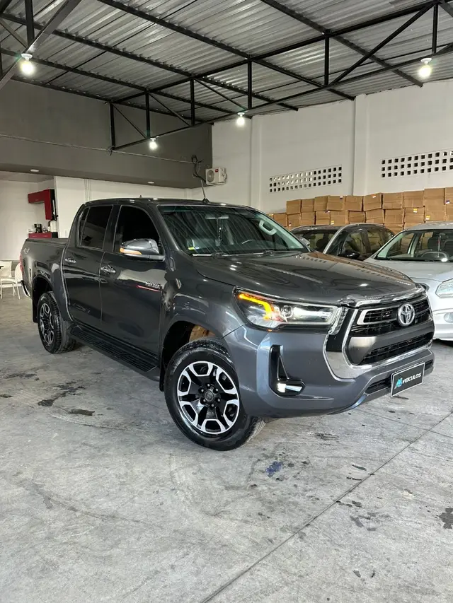 Carro Toyota Hilux Cabine Dupla 2016 Hilux 2.8 TDI SRX CD 4x4 (Aut)