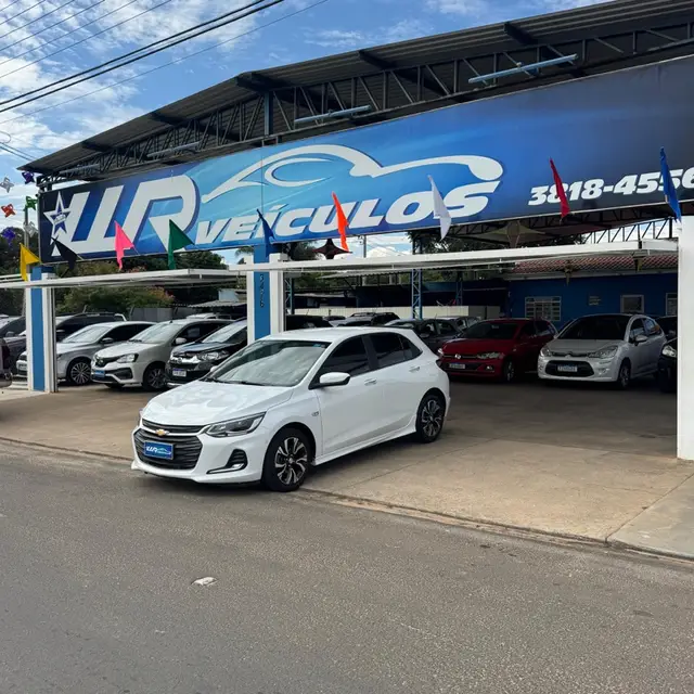 Carro Chevrolet Onix 2023 Premier 1.0 Turbo (Aut.)
