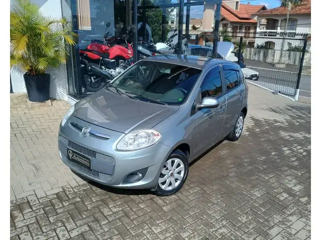 Carro Fiat Palio 2013 Attractive 1.4 8V (Flex)