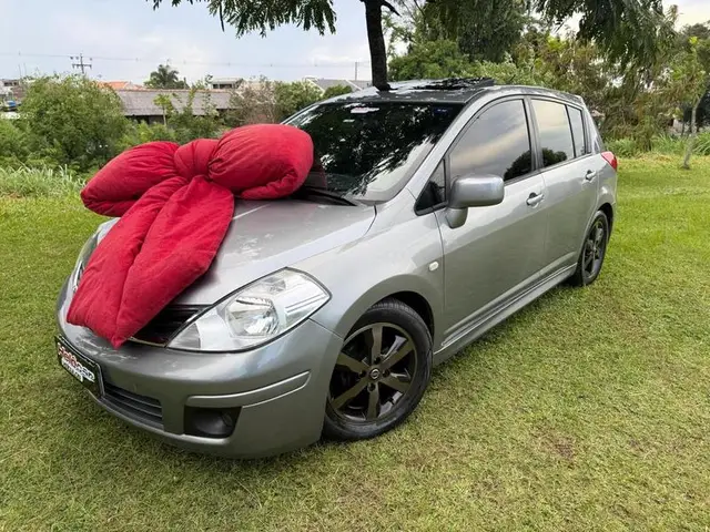 Carro Nissan Tiida 2013 SL 1.8 (flex)