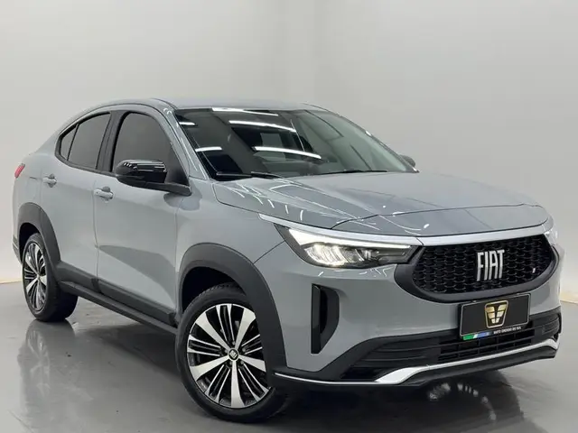 Carro Fiat Fastback 2025 Audace T200 Hybrid