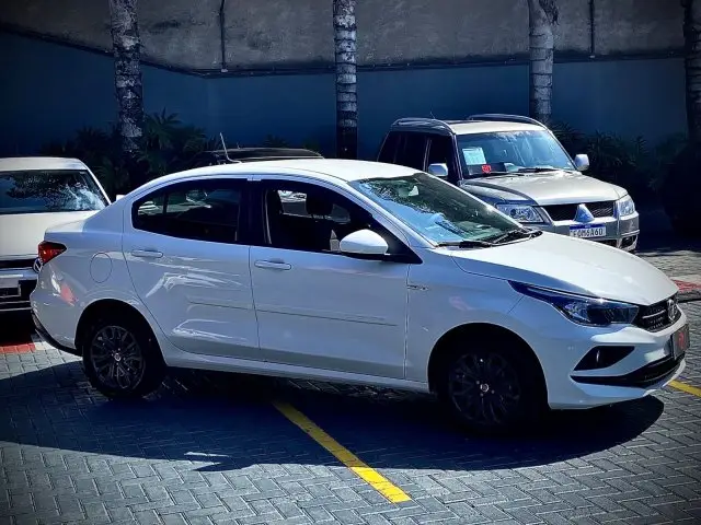 Carro Fiat Cronos 2020 1.3 Drive Firefly (Flex)