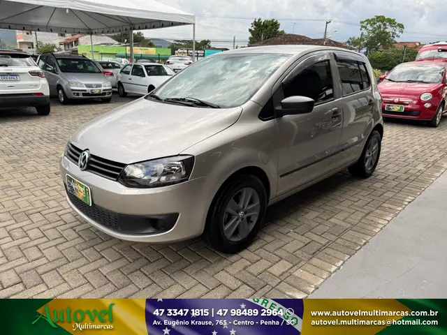 Carro Volkswagen Fox 2011 1.6 8V (Flex)