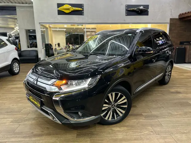 Carro Mitsubishi Outlander 2020 2.0 HPE 7L CVT