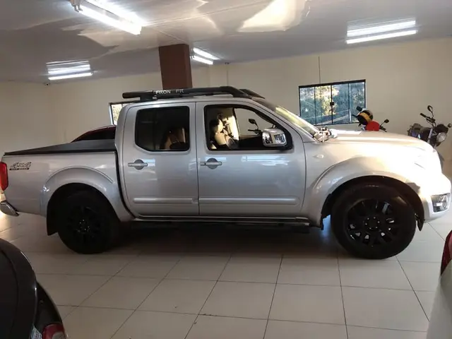 Carro Nissan Frontier 2015 S 2.5 TD CD 4x2