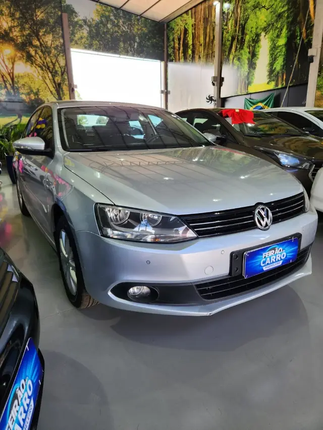 Carro Volkswagen Jetta 2014 2.0 Comfortline Tiptronic (Flex)