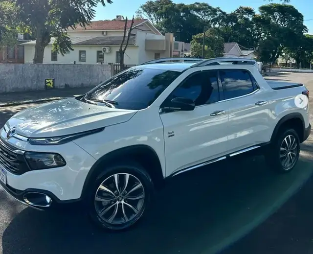 Carro Fiat Toro 2019 Volcano 2.0 diesel AT9 4x4