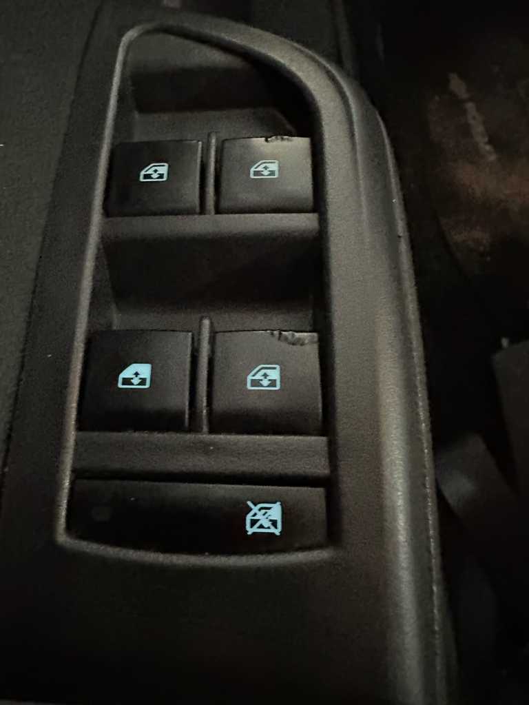 alt=