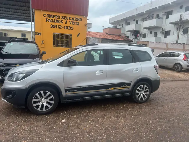 Carro Chevrolet Spin 2017 Activ 1.8 (Flex) (Aut)