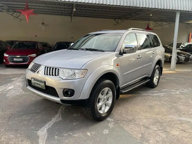 Carro Mitsubishi Pajero Dakar 2013 3.2 4WD (Aut)