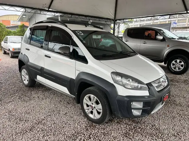 Carro Fiat Idea 2013 Adventure 1.8 16V E.TorQ (Flex)