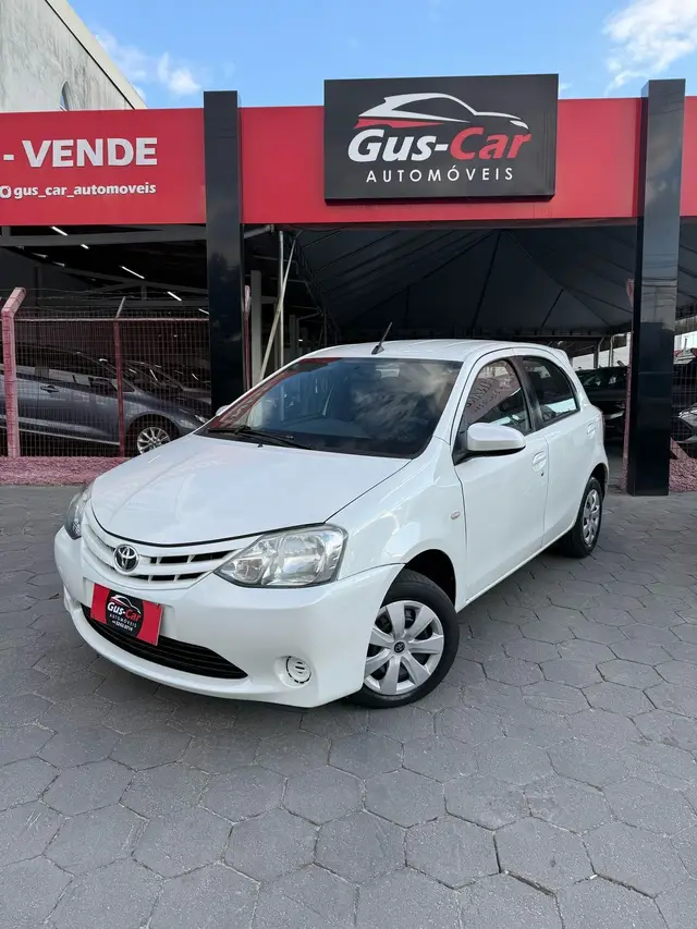 Carro Toyota Etios 2017 XS 1.5 (Aut) (Flex)