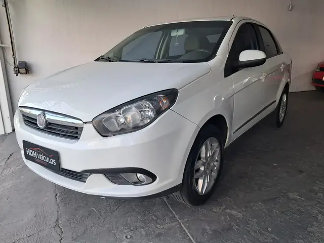Carro Fiat Grand Siena 2013 Essence 1.6 16V Dualogic (Flex)