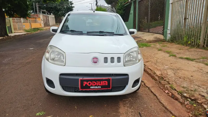 Fiat Uno Vivace Italia 1.0 8V (Flex) 4p