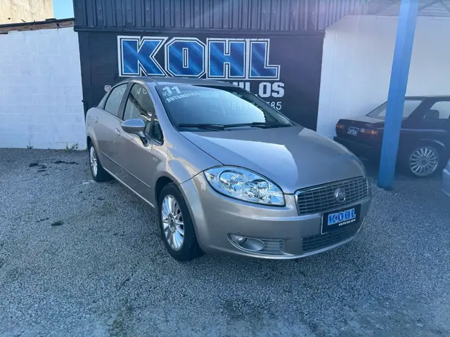 Carro Fiat Linea 2011 Absolute 1.8 16V Dualogic (Flex)