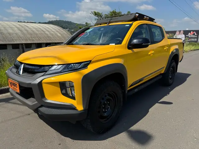 Carro Mitsubishi L200 Triton Sport 2024 Savana 2.4 DID-H 4x4 (Aut.)