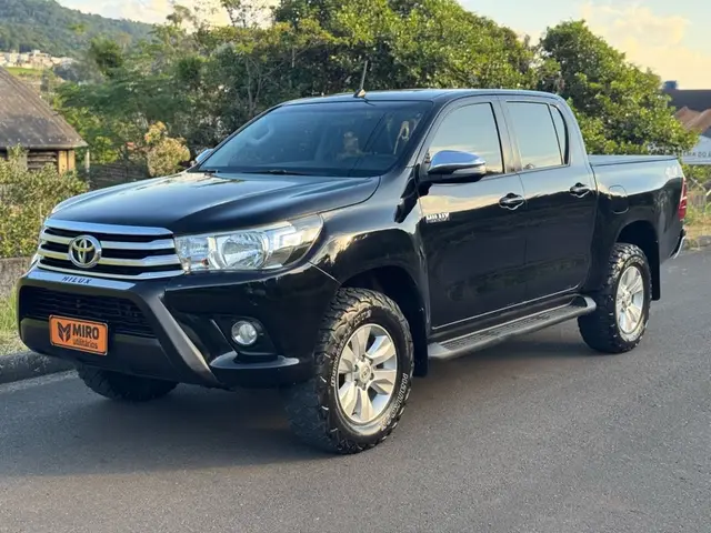 Carro Toyota Hilux Cabine Dupla 2017 Hilux 2.8 TDI SRV CD 4x4 (Aut)