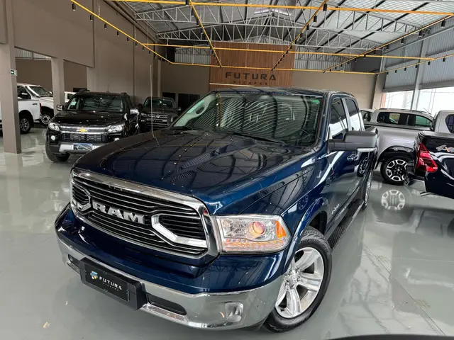 Carro RAM Classic 2023 Laramie 5.7